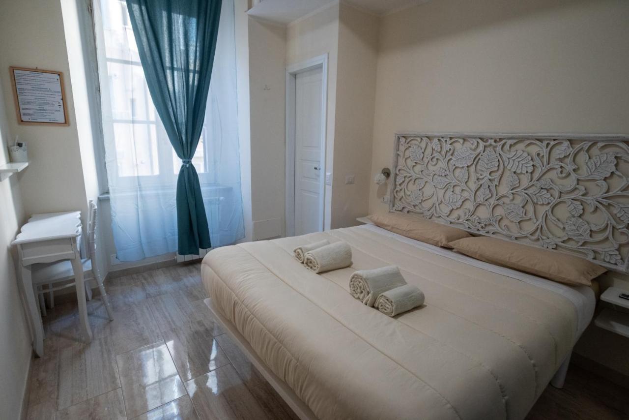 Room With Independent Entrance - Termini/Aquarium روما المظهر الخارجي الصورة