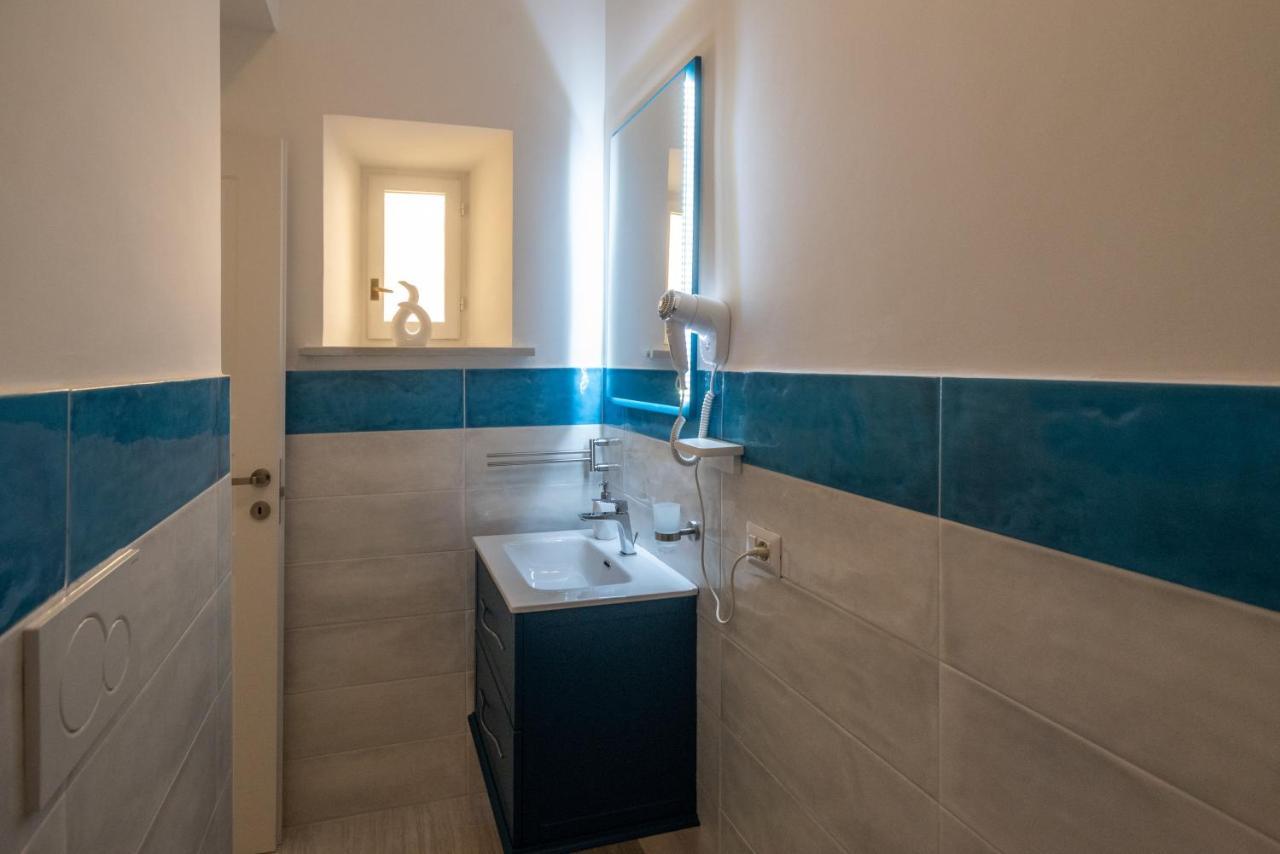 Room With Independent Entrance - Termini/Aquarium روما المظهر الخارجي الصورة